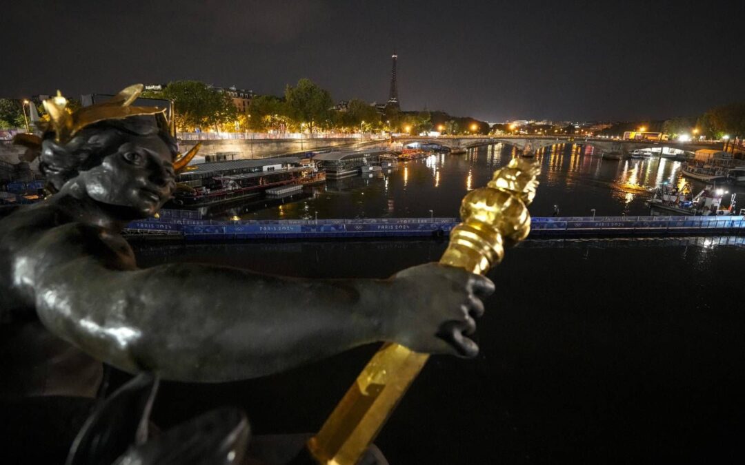 ¿Qué tiene el agua en el Río Sena, donde mexicanos no han podido nadar por mala calidad?