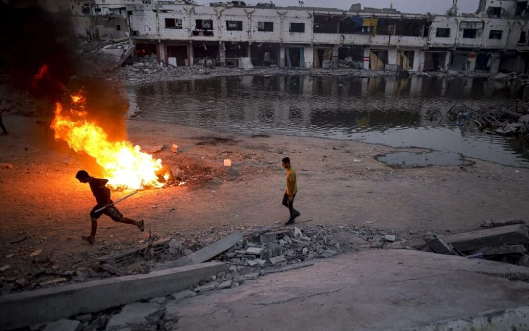 Israel ataca el sur de la Franja de Gaza; hay 71 muertos y el objetivo era un líder de Hamás