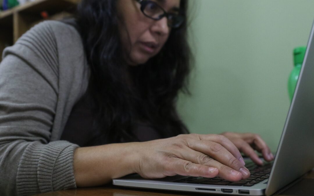 ¿Doble vida? Nómadas digitales trabajan y viajan al mismo tiempo… y sus jefes ni enterados