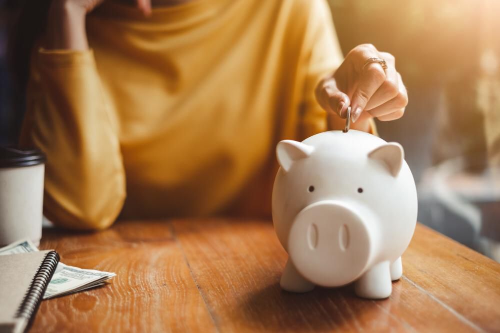Bancos vs. Afores: ¿En dónde te conviene ahorrar tu dinero?