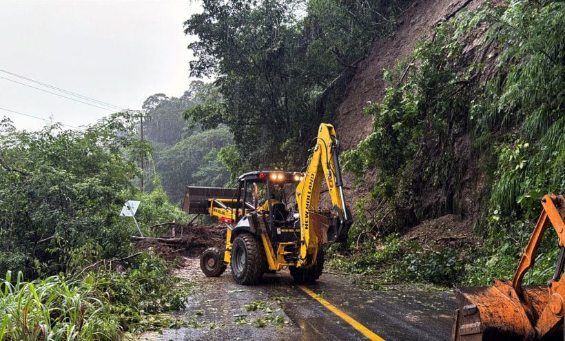 Sube a cinco los muertos por ‘John’ en Oaxaca: Van 24 víctimas por inundaciones y deslaves