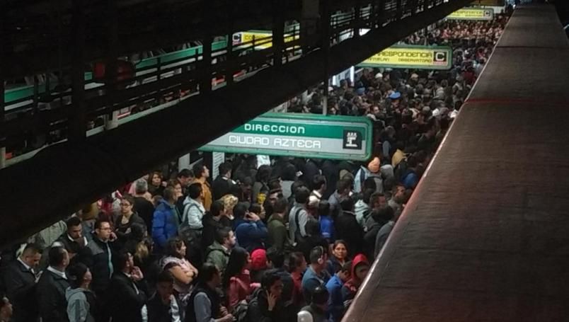 Metro CDMX: Usuarios reportan retrasos de hasta 15 minutos en 3 de las 12 Líneas