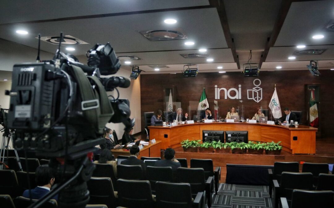 ¿Se arrepiente? Morena retira iniciativa que busca eliminar al INAI… pero por ‘error técnico’