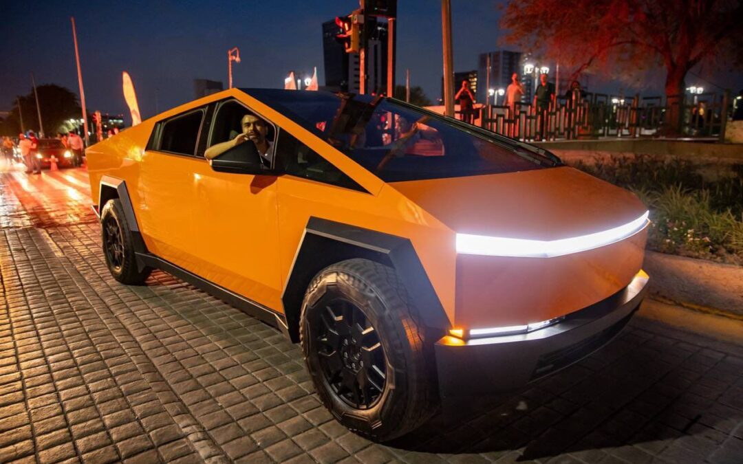 Están de estreno: Entrega Tesla los primeros CyberTrucks en México y presenta versión económica
