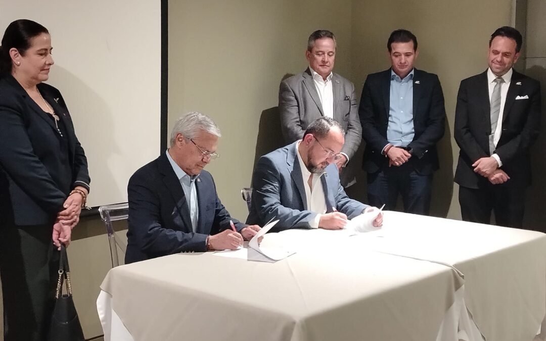 Acuerdan intercambio formativo y académico organismos privados