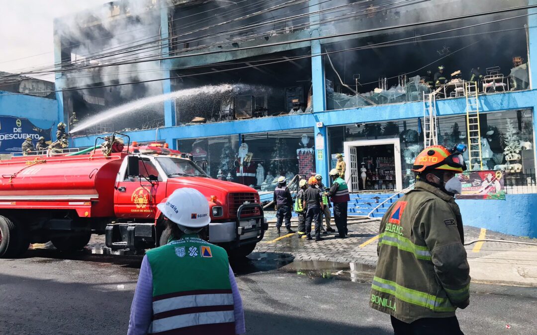 Se incendia Galerías El Triunfo San Jerónimo, en CDMX