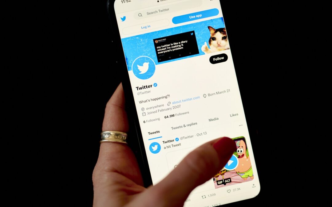 ¿Arrepentido? Musk reinstala ‘palomita azul’ a cuentas pese a no pagar Twitter Blue