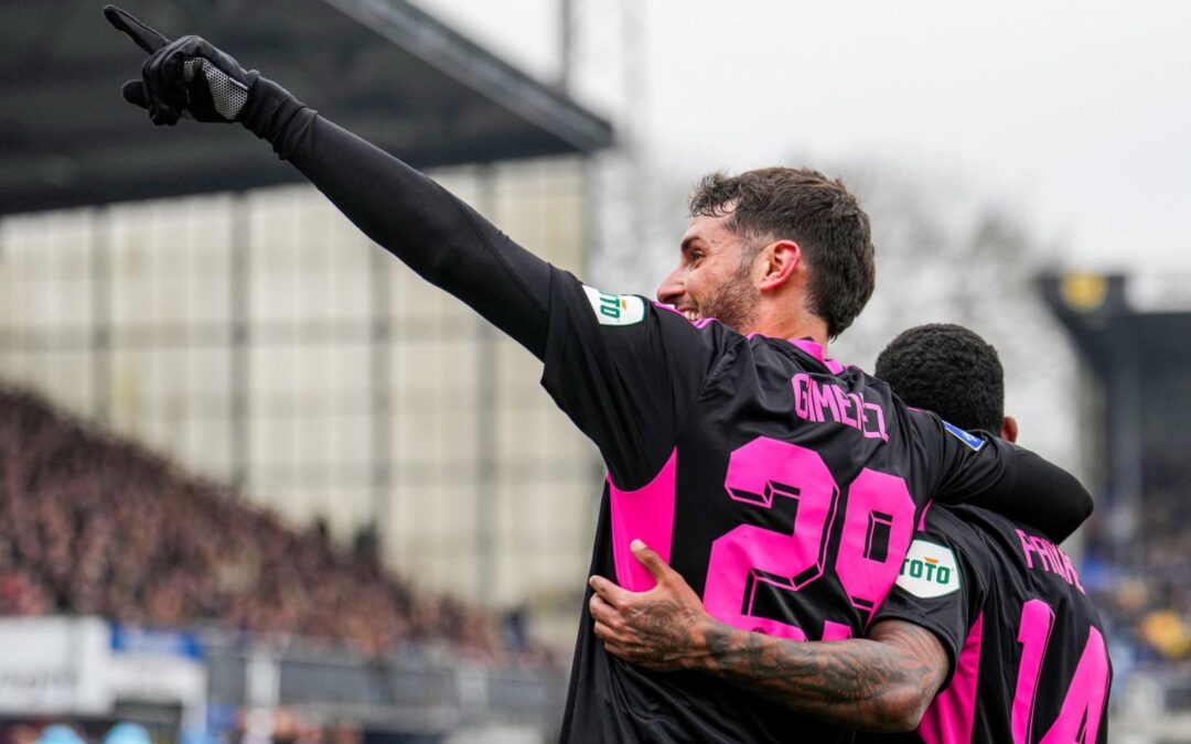 Santiago Giménez anota su gol 19 con Feyenoord; ¿Quién es el ‘Bebote’?