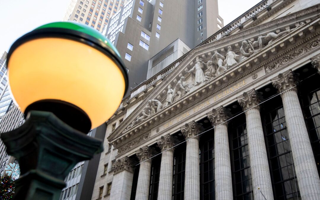 Wall Street amanece de ‘buenas’ y con la esperanza de un fin en la guerra de Ucrania: ¿Cómo cotiza HOY?