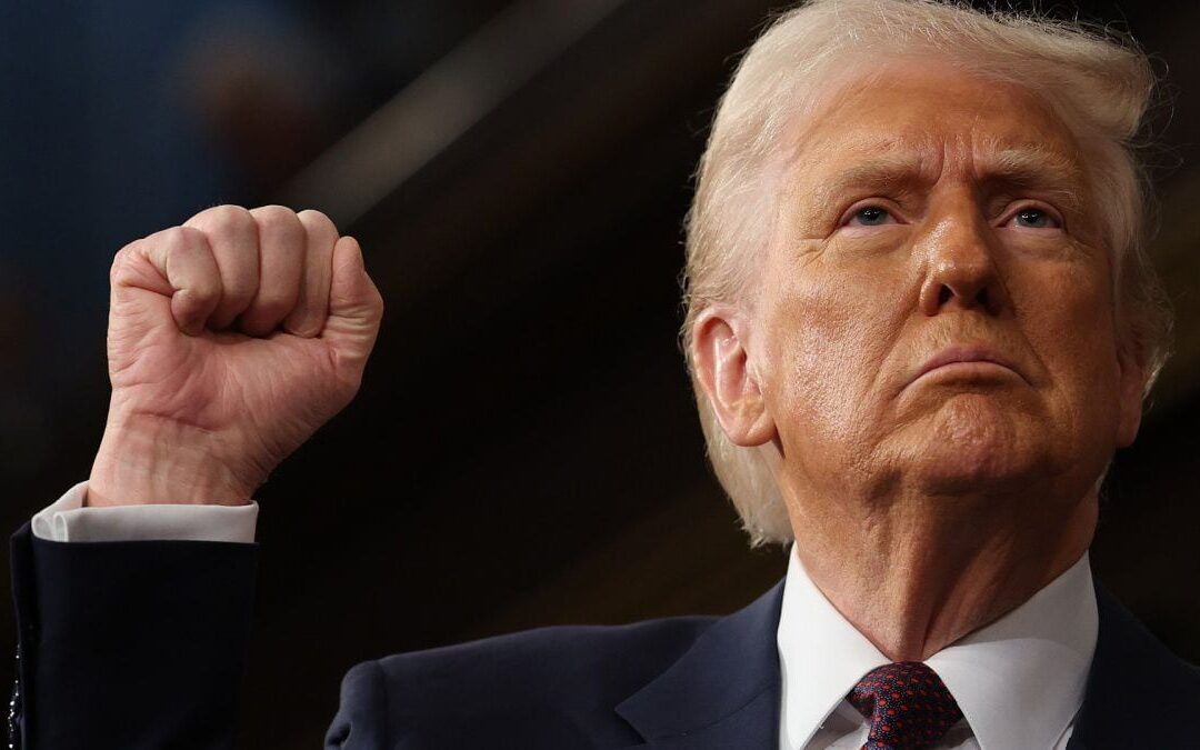 Trump no se ‘dobla’: Mantendrá aranceles para México, Canadá y China hasta que cese flujo de drogas