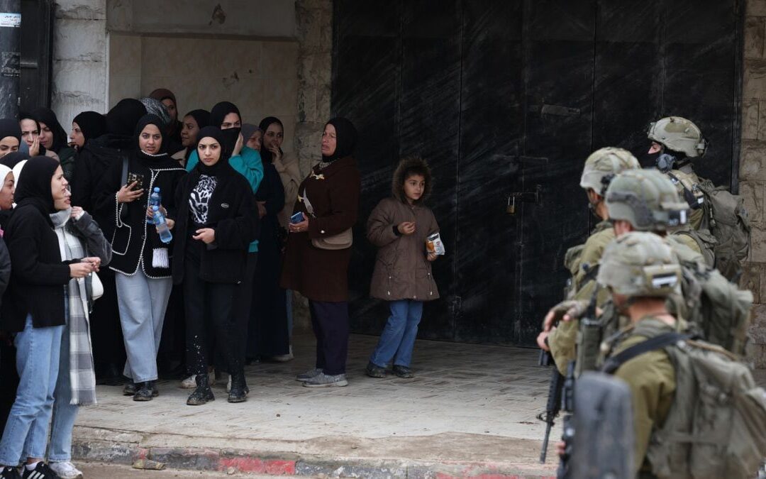 Israel ataca Yenin: Miles de desplazados y casas destrozadas a un mes de la invasión en Cisjordania
