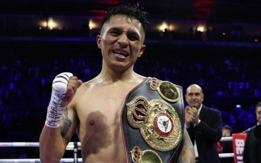 ‘Bronco’ Lara, nuevo campeón de la AMB tras noquear a Leigh Wood; ¿Quién es el boxeador mexicano?