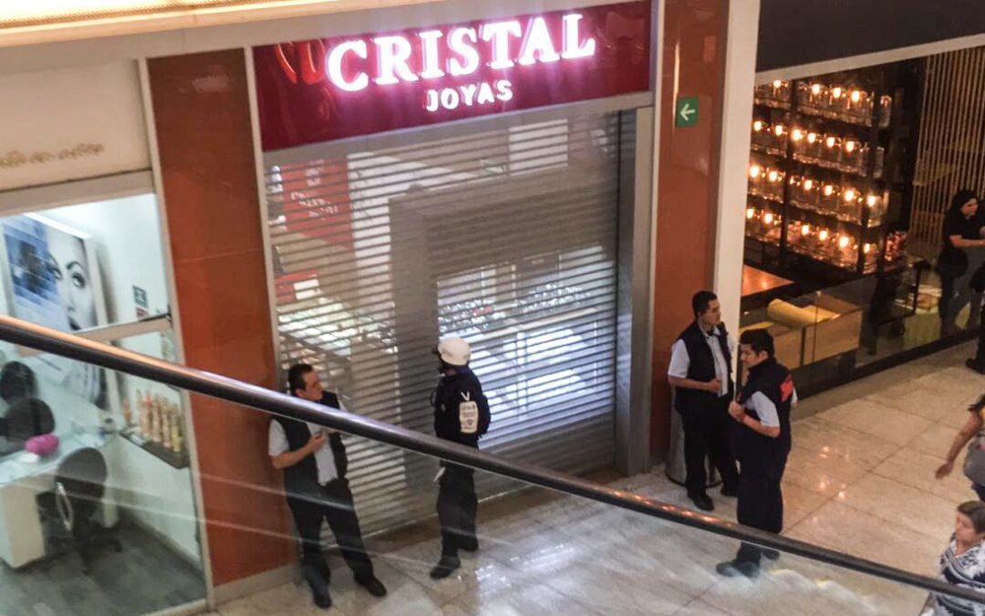 Plazas comerciales ‘pagan’ alto costo por robos y extorsiones