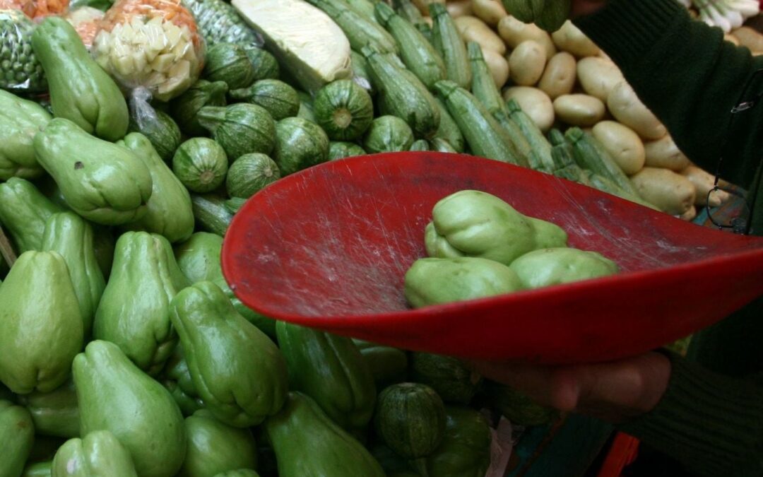 Chayote y naranja empujan la inflación