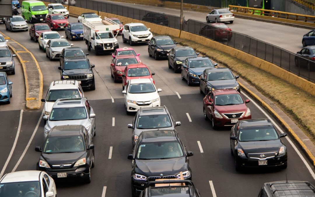 ¡Aguas si sales a pasear en CDMX! ¿En qué casos te pueden quitar las placas de tu auto?