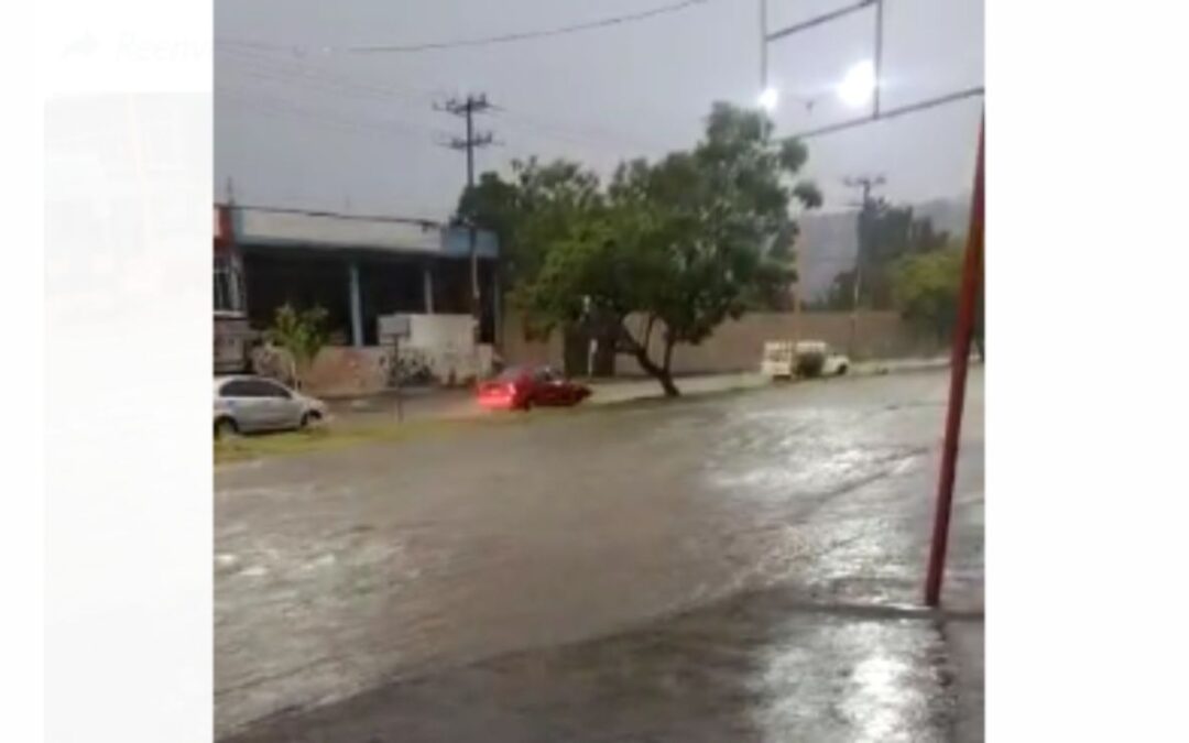 Lluvia y granizo en Morelos deja inundaciones; mujer muere ahogada dentro de su auto
