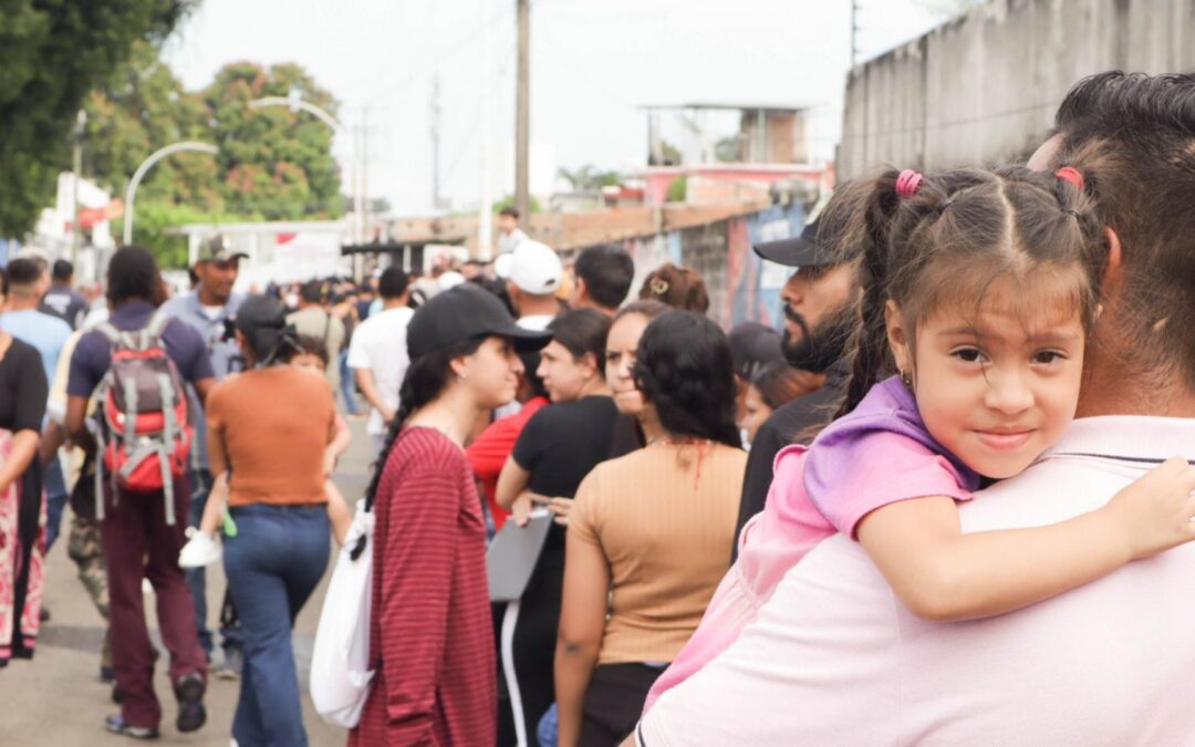 Mexicanos encabezan las deportaciones de EU en octubre; es la mayor cifra en 10 años