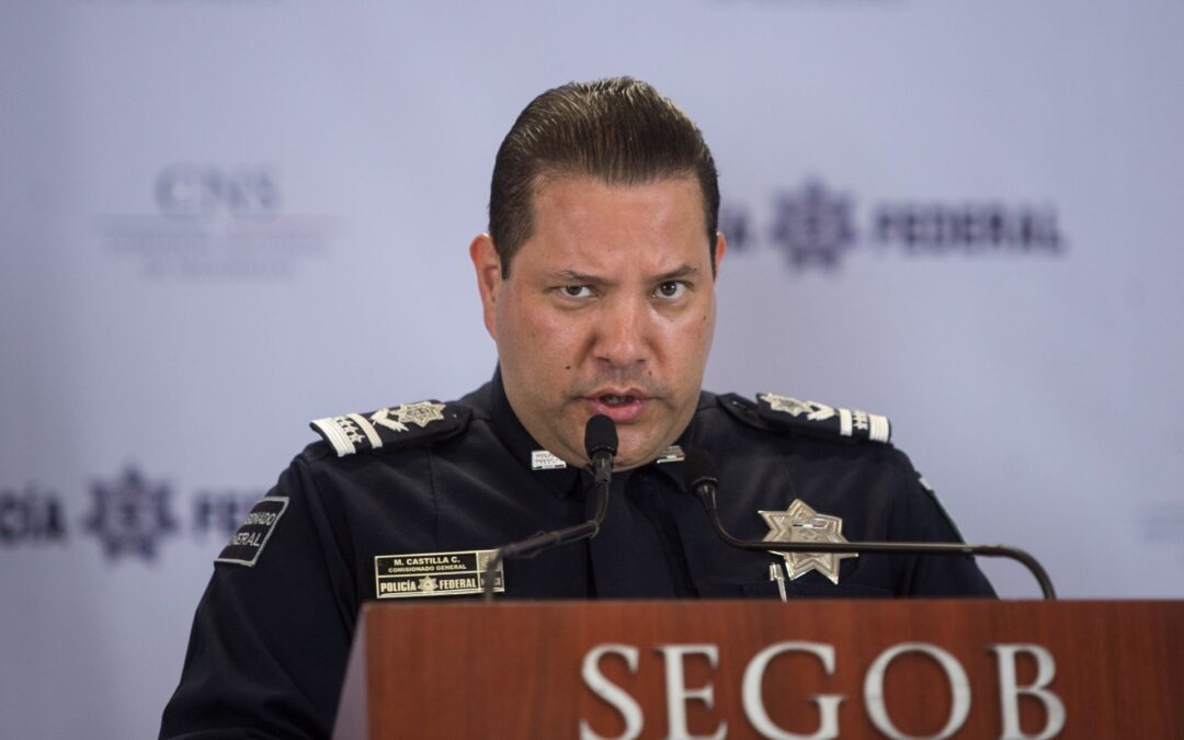 Extitular de la PF podría demandar por daño moral