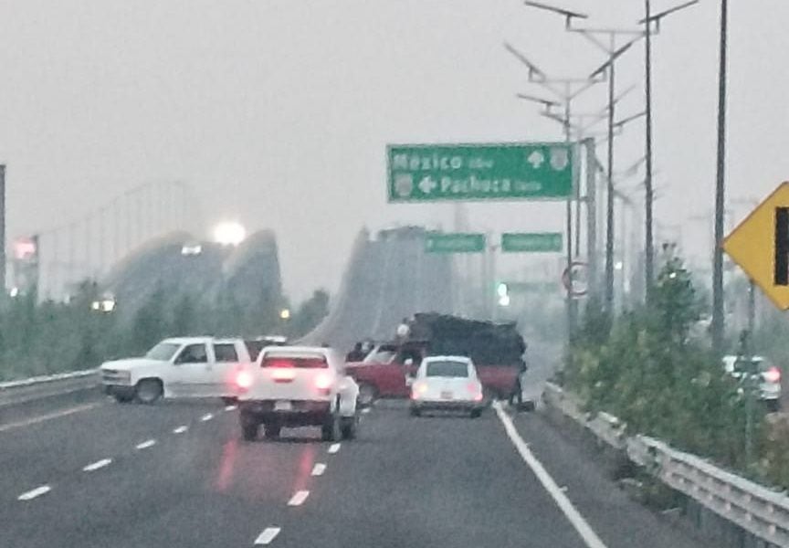 Vecinos de Tonanitla bloquean accesos al AIFA: ¿Qué exigen para reabrir las vialidades?