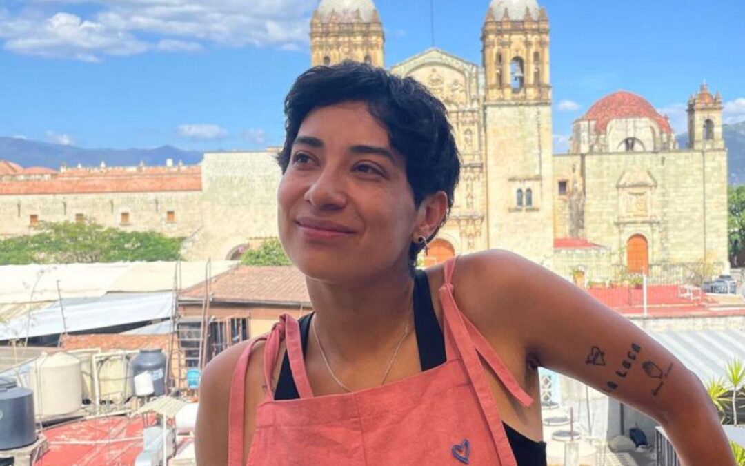 Flor Amargo explica qué es ser ‘no binarie’ usando su piano: ‘Yo decido cómo quiero mi sinfonía’