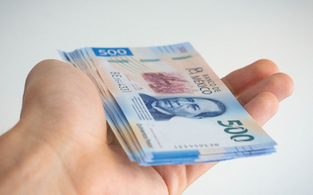 Peso ‘tiene frío’: comienza cayendo frente al dólar