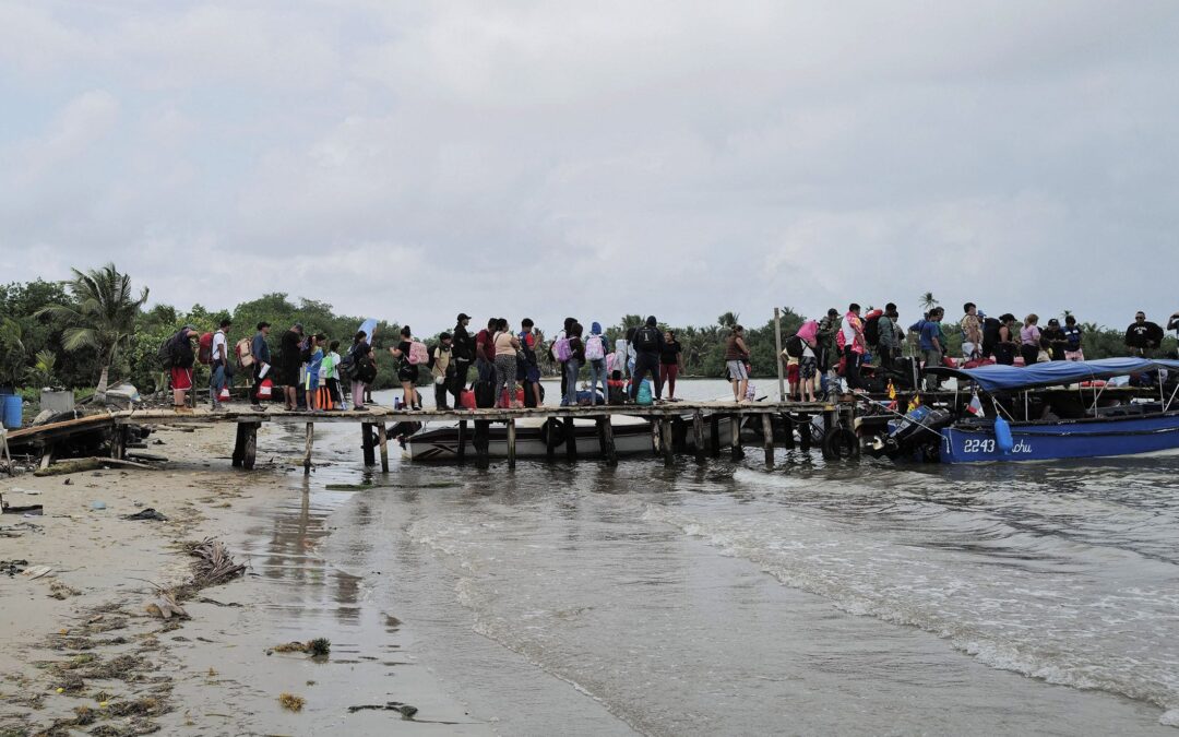 Coyotes ‘hacen negocio’ con cierre de la frontera: Cobran 11 mil pesos por alejar a migrantes de EU