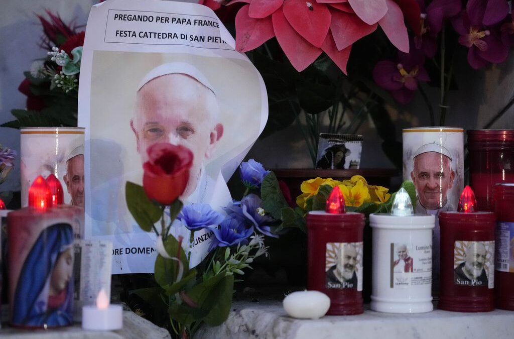 ‘Oren para que el Señor lo ayude’: ¿Cuál es el principal riesgo para la salud del Papa Francisco?