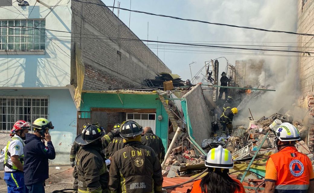 Explosión de tanque de gas en Iztapalapa provoca el derrumbe de una casa