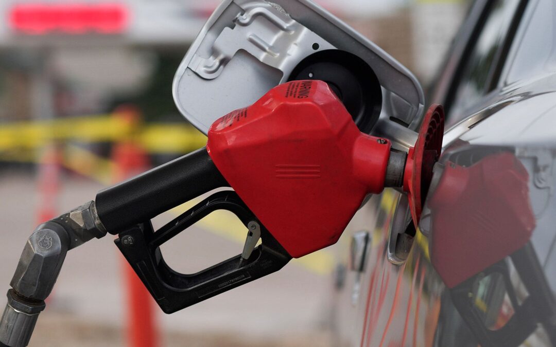 Afecta a consumidores regios precio de las gasolinas
