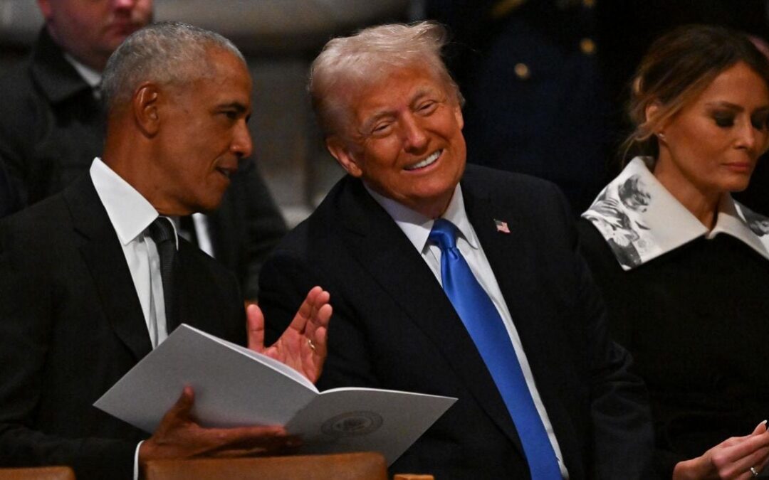 Trump y Obama, entre risas, se roban la atención en el funeral del expresidente Carter (VIDEO)