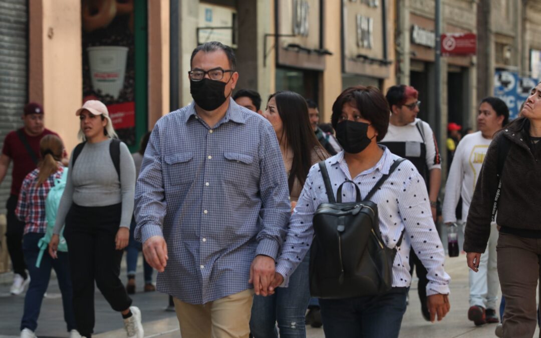 COVID amenaza de nuevo: Positividad es más alta que el año pasado y 19 hospitales están saturados