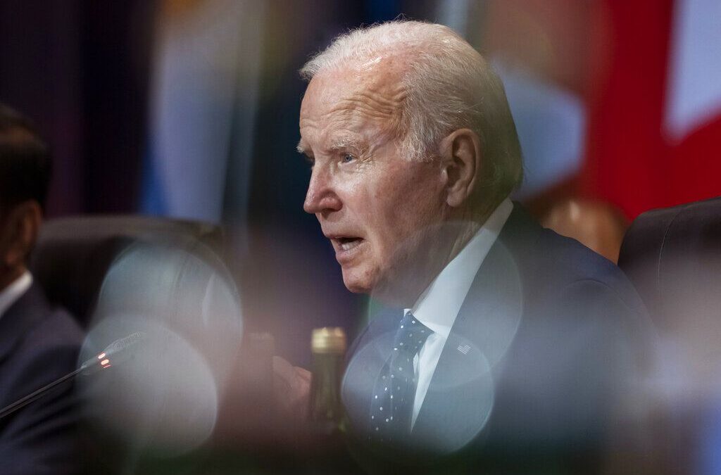 Biden ‘baja la tensión’: ‘Es improbable’ que Rusia disparara misiles caídos en Polonia