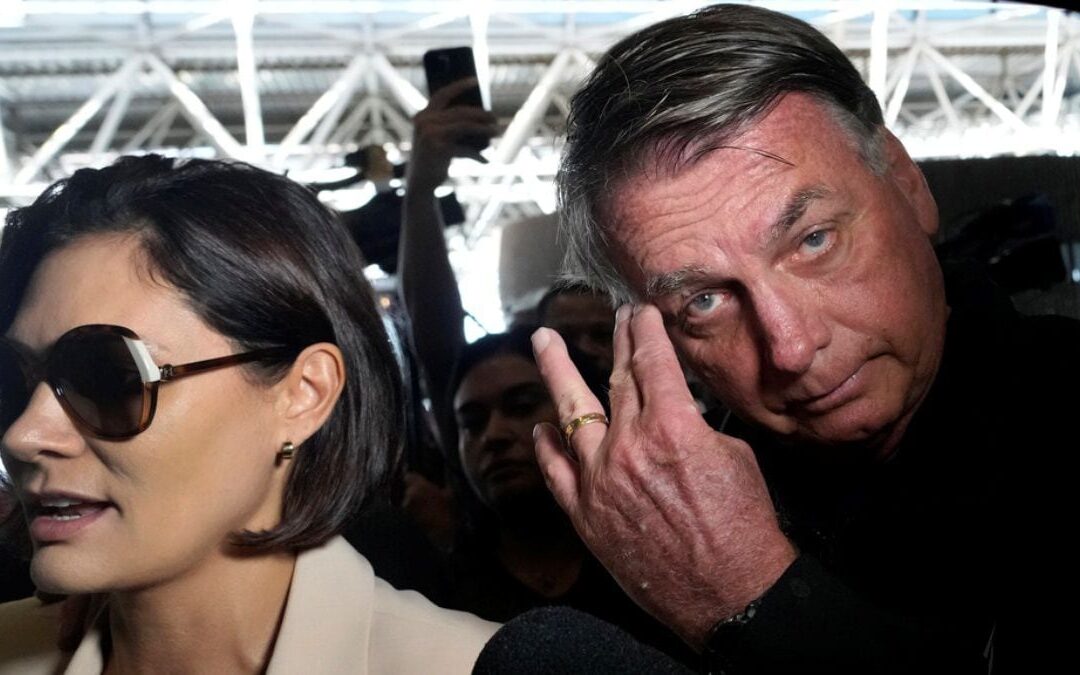 Le salen las de cocodrilo: Bolsonaro llora por no poder acudir a investidura de Trump en EU
