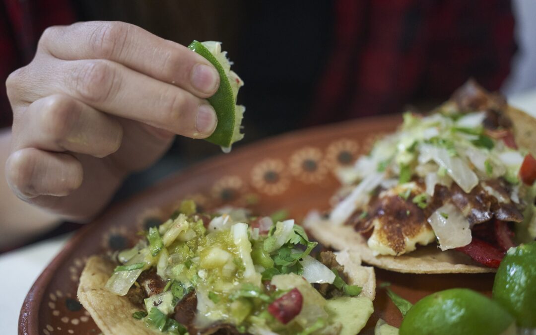 Sin cilantro en los taquitos: Así ‘resuelven’ taquerías y restaurantes ante el alza de precios