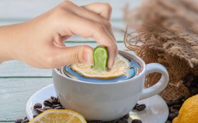 ¿Por qué la gente está tomando café con limón?