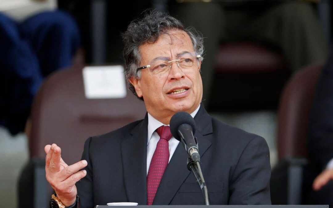 ‘Quieren disparar un misil a mi avión’: Gustavo Petro acusa a ‘narcos’ de planear asesinarlo