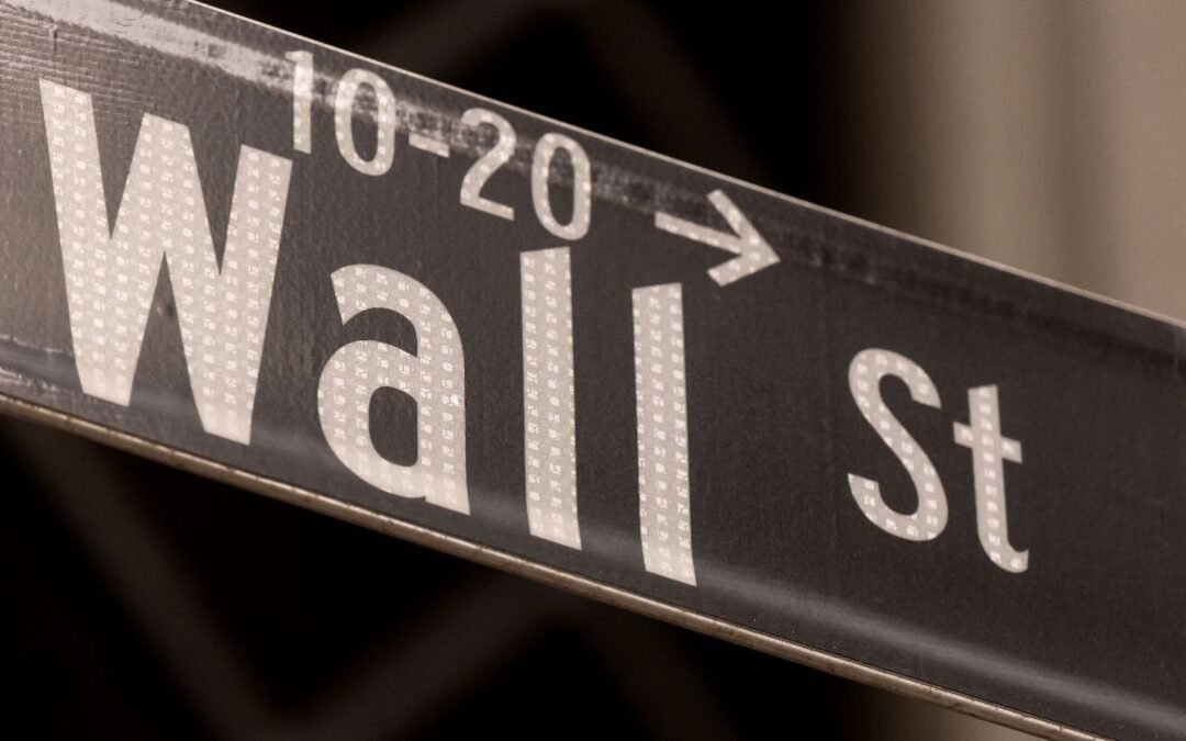 Wall Street ‘se va para atrás’: Nasdaq pierde 2.43% y otros indicadores pierden más de 1%