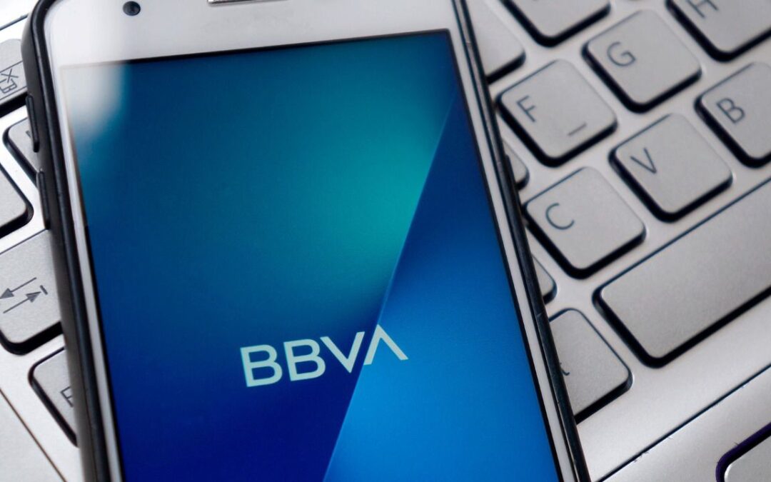 Justo en el fin de semana: App de BBVA ‘revive’ tras reportar fallas más de una hora