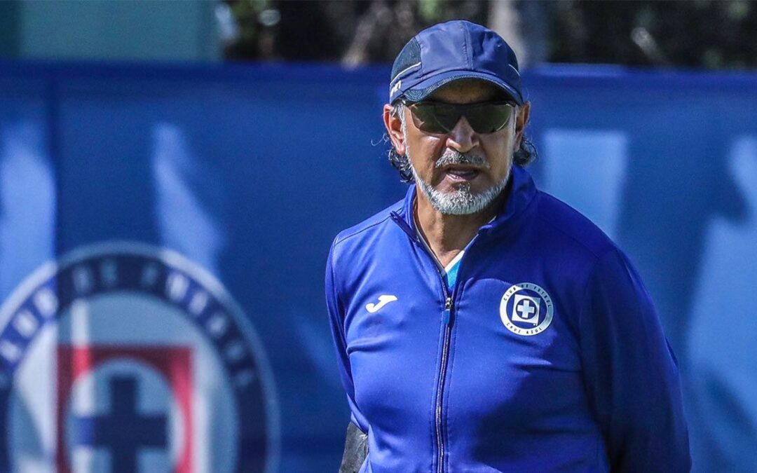 Cruz Azul renueva a Raúl ‘Potro’ Gutiérrez como su director técnico para 2023