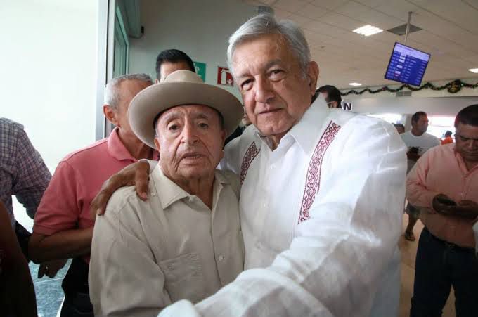 Manuel Velasco destaca amistad de AMLO con sus abuelos Fernando Coello y Velasco Suárez