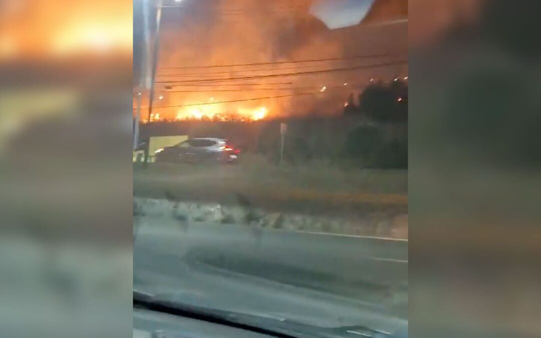 Año Nuevo ‘ardiente’: se registra incendio de pastizales en Edomex