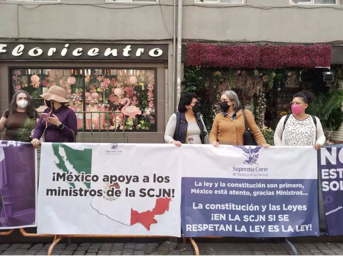 Marcha en defensa de la Corte: Contingente sale del Monumento a la Revolución hacia el Zócalo