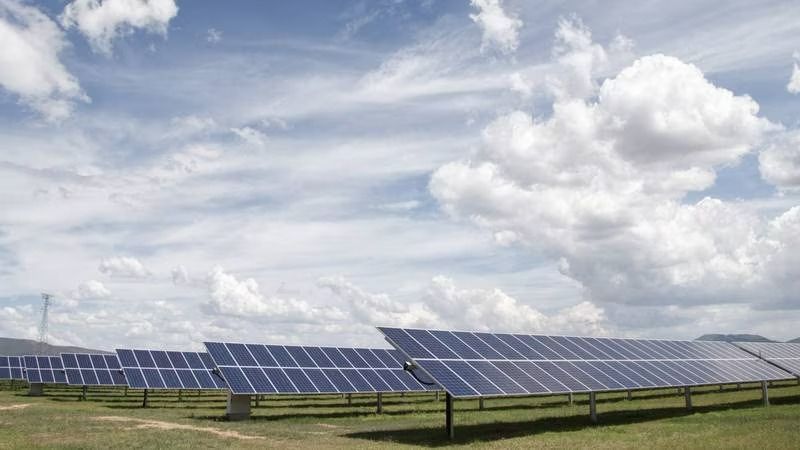CRE da a Iberdrola su primer permiso para generar energía eléctrica en lo que va del sexenio