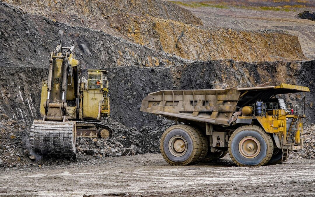 Tensiones comerciales y políticas amenazan ganancias de mineras