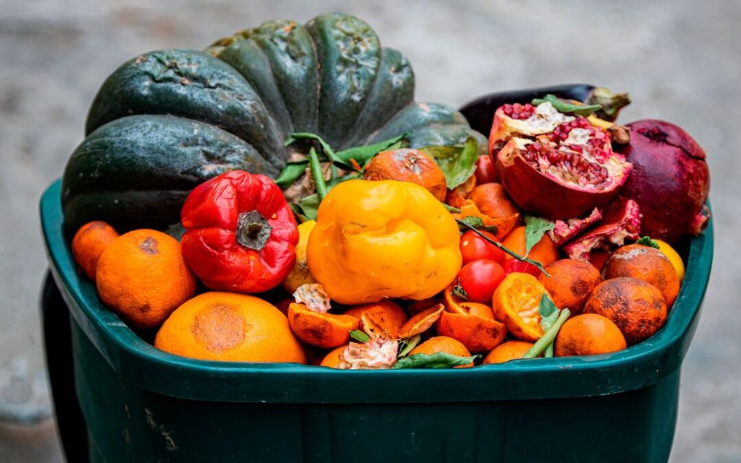 La comida está ‘por los cielos’… y el mundo tira a la basura un tercio de sus alimentos