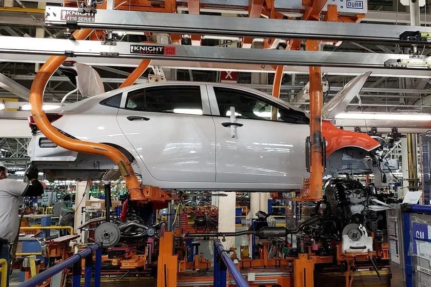 Producción de autos crece 8.2% en agosto por los ajustes en plantas