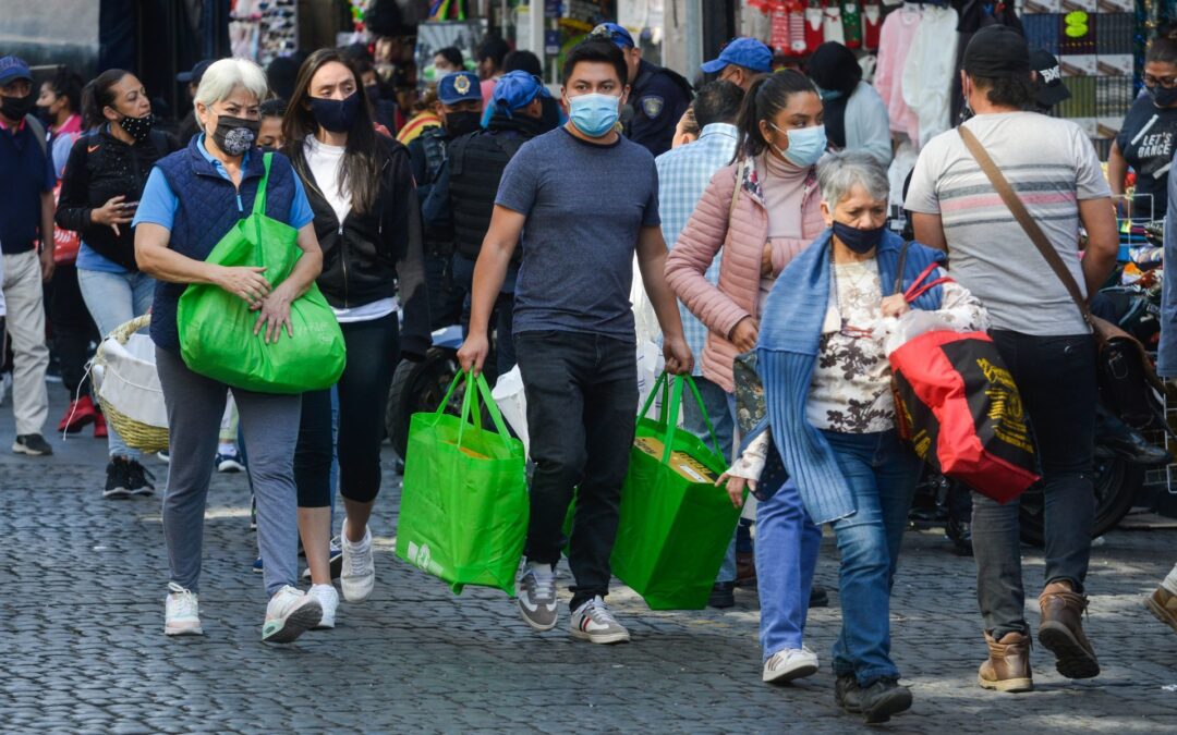 Casos COVID en México pueden escalar tras caída, advierte López-Gatell