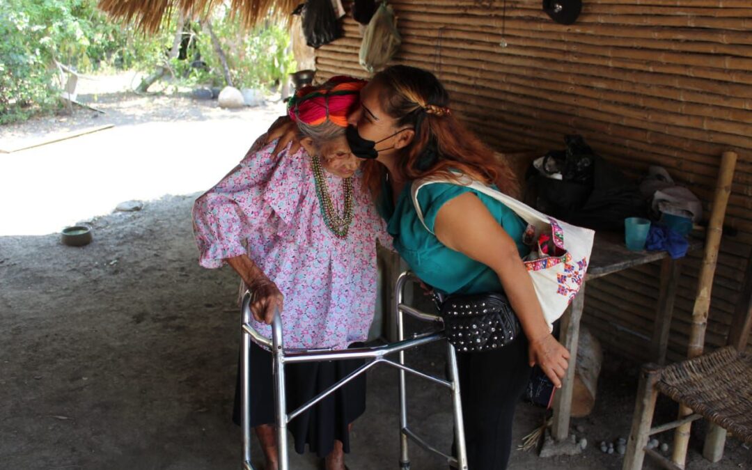 Nieta de Doña Conchita, la mujer de 119 años, se reúne con su abuela después de 57 años