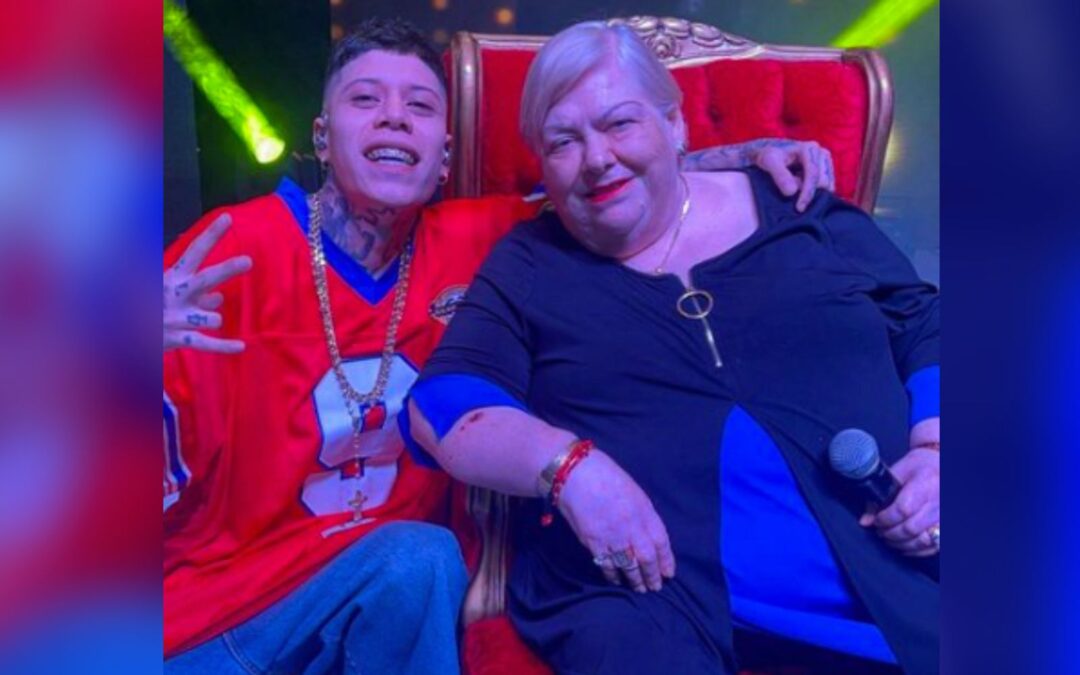 Santa Fe Klan y Becky G homenajean a Paquita la del Barrio en Premios de la Radio 2022
