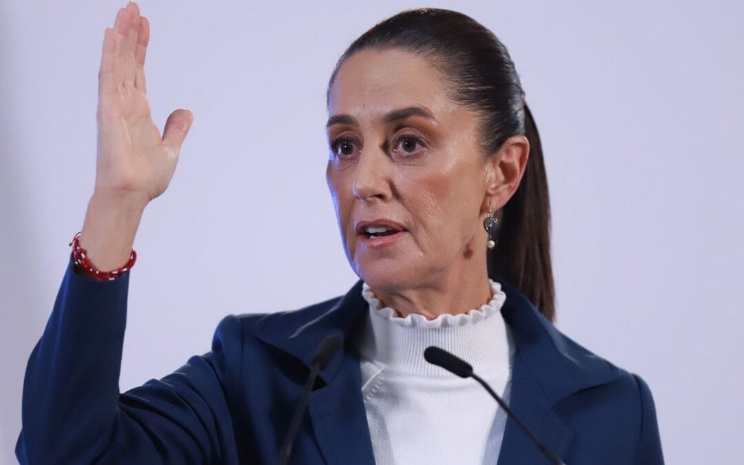 Claudia, Acemoglu, Johnson y Robinson